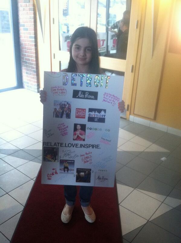 A fan named Angel collected notes from fans on a poster for Mike Posner at his Unplugged Tour in Detroit, MI 4/6/14
Photo credit: Angel
Twitter @ABELIEBER143
