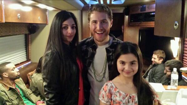 A fan named Angel & her big sister met Mike Posner with her big sister at his Unplugged Tour in Detroit, MI 4/6/14
Photo credit: Angel
Twitter @ABELIEBER143
