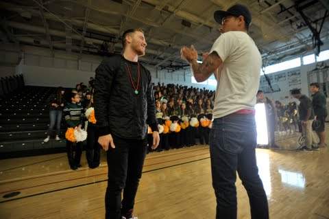 Mike Posner shooting music video at Wylie E. Groves High School - Beverly Hills, MI 9/22/13
detroitnews.com
