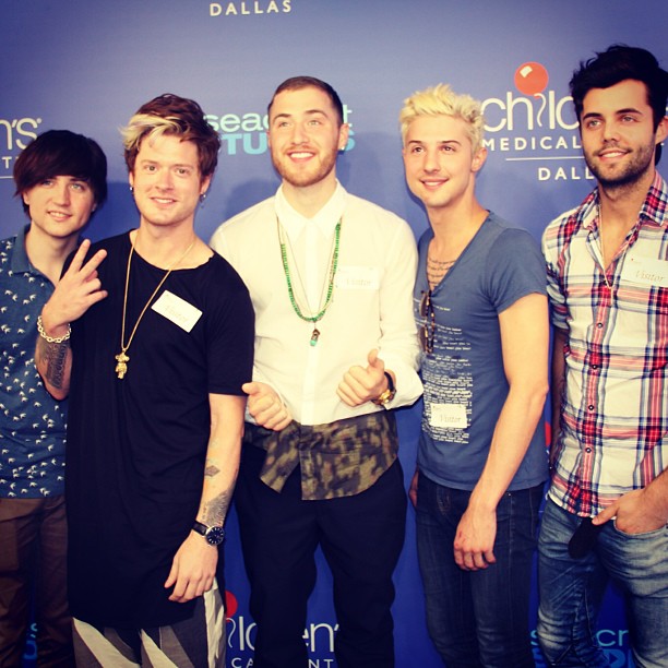 Mike Posner and Hot Chelle Rae at Seacrest Studios at Children's Medical Center - Dallas, TX 7/3/13
Photo by Nataly Torres
instagram.com/itsnatalybtorres
 Mike Posner and Hot Chelle Rae at Seacrest Studios at Children's Medical Center - Dallas, TX 7/3/13
Photo by Nataly Torres
instagram.com/itsnatalybtorres