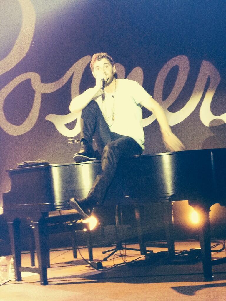Mike Posner performing at Minnesota State University, Mankato in Mankato, MN 4/28/14
Twitter @hayleyrosenberg
