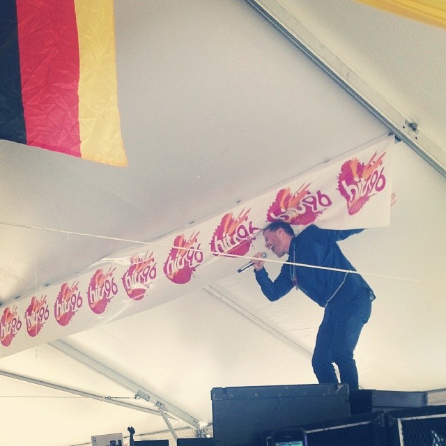 Mike Posner performing at Oktoberfest 2013 - Chattanooga, TN 10/19/13
Instagram @cyncook20
