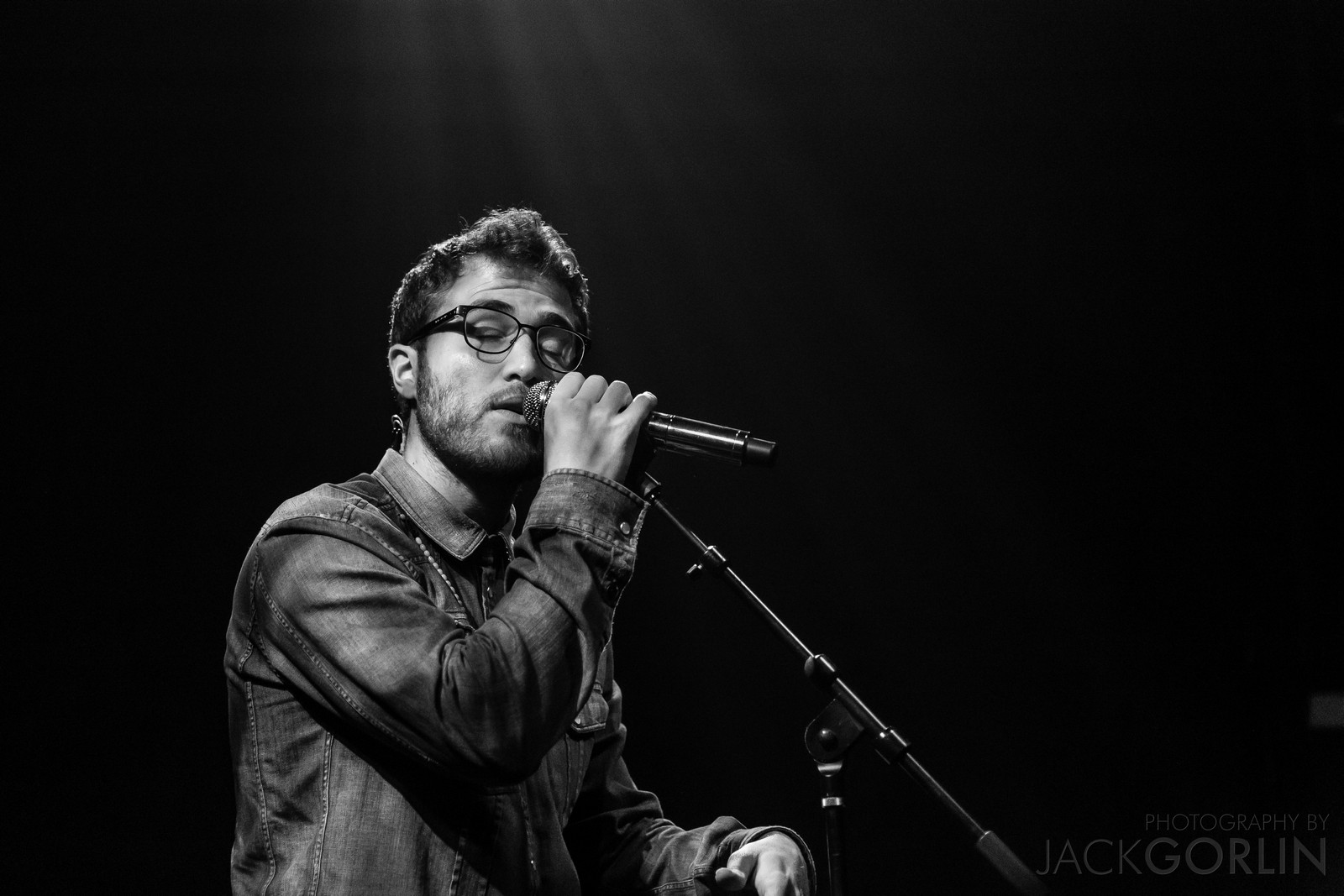Mike Posner performing on his Unplugged Tour at Rickshaw Stop in San Francisco, CA 4/9/14
Photo credit: Jack Gorlin
www.jackgorlin.com
