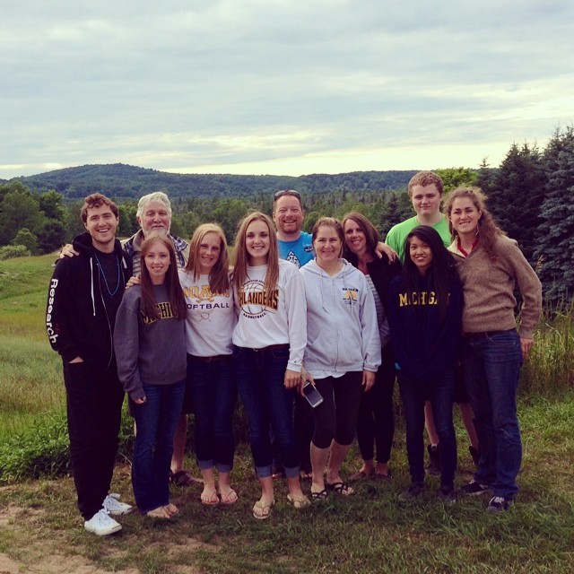 Mike Posner with his parents, sister Emily, and family members in Michigan 7/9/14
Instagram @shelby_smith98
