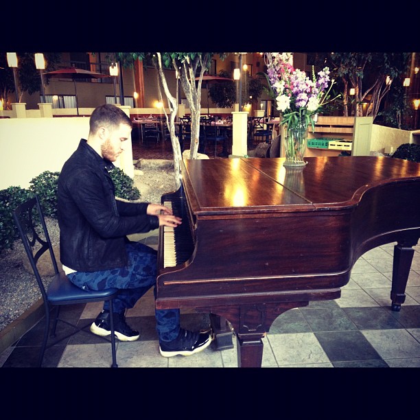 Mike Posner Playing The Piano 5/22/13
Photo by Nicholas Black
instagram.com/mikeposner

