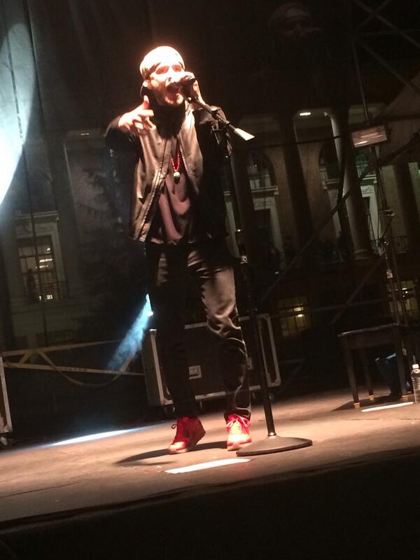 Mike Posner performing at Dam Jam 2014 at OSU in Corvallis, OR 5/31/14
Twitter @Rayych_C
