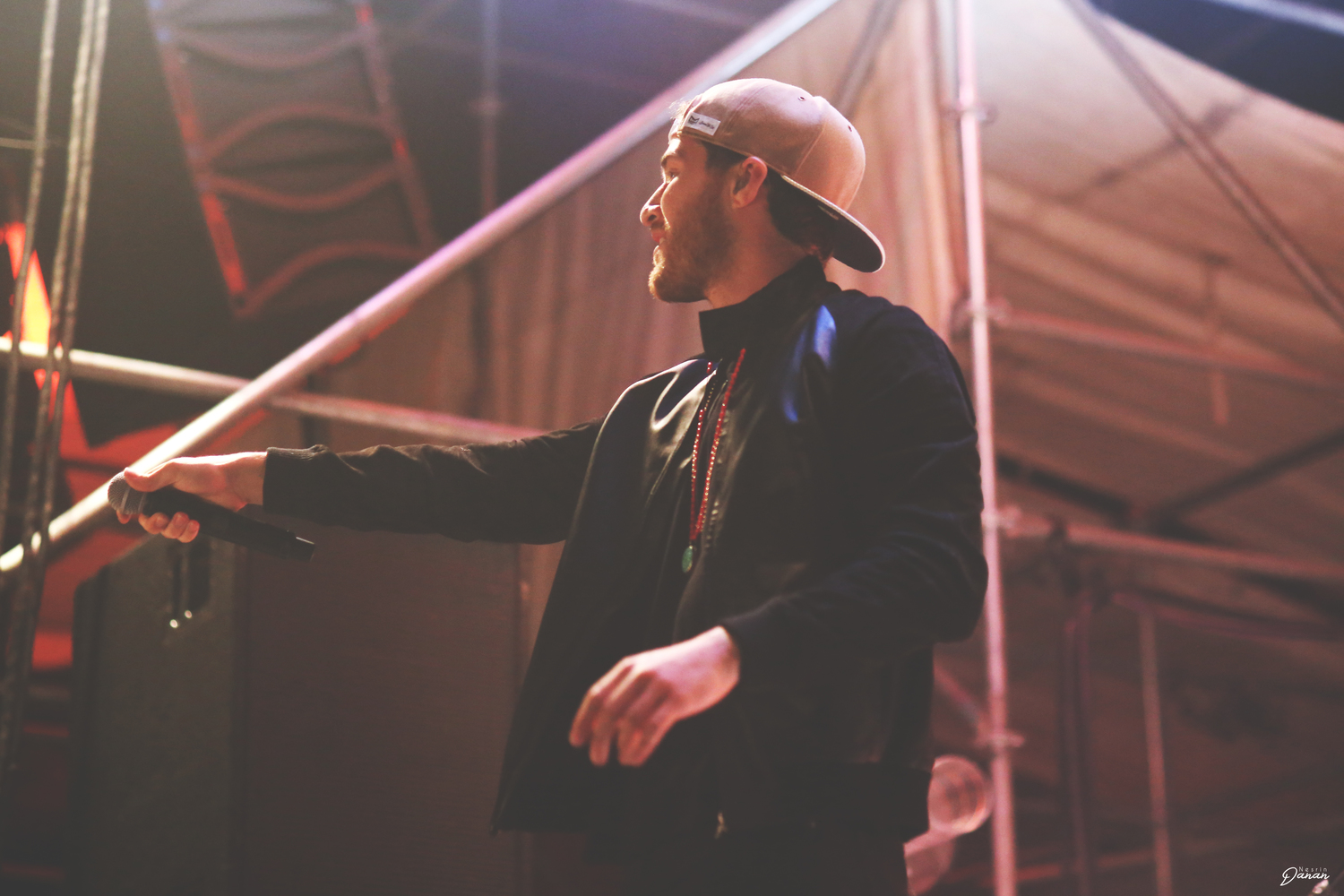 Mike Posner performing at Dam Jam 2014 at OSU in Corvallis, OR 5/31/14
Photo by Nesrin Danan
nesrindanan.com
