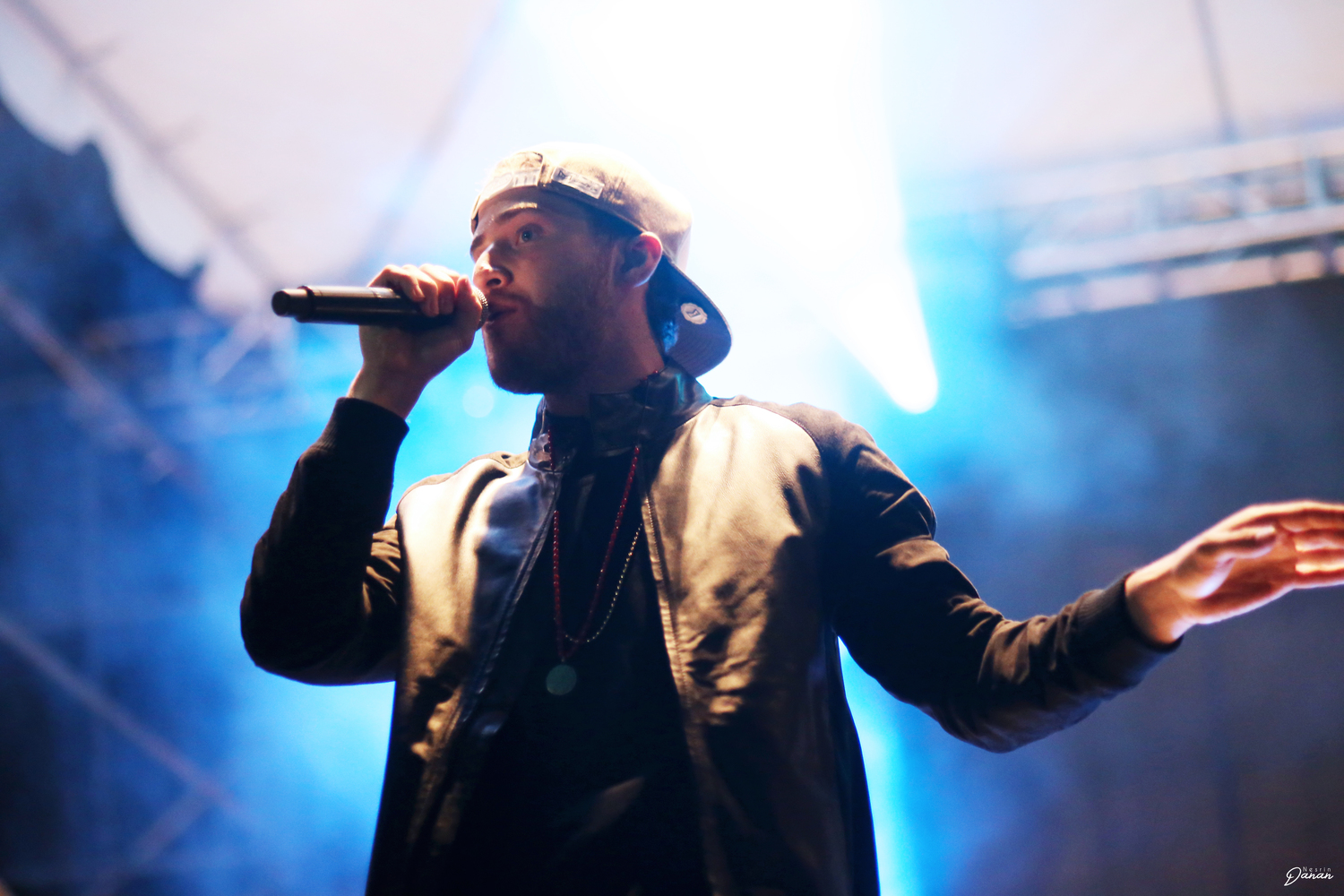Mike Posner performing at Dam Jam 2014 at OSU in Corvallis, OR 5/31/14
Photo by Nesrin Danan
nesrindanan.com
