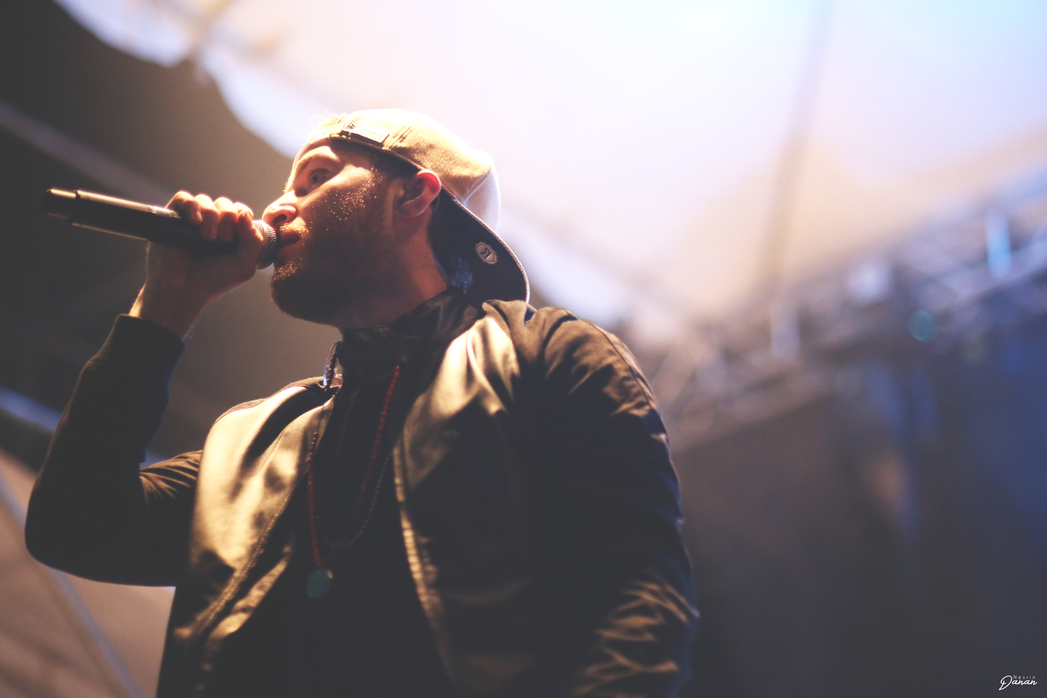 Mike Posner performing at Dam Jam 2014 at OSU in Corvallis, OR 5/31/14
Photo by Nesrin Danan
nesrindanan.com
