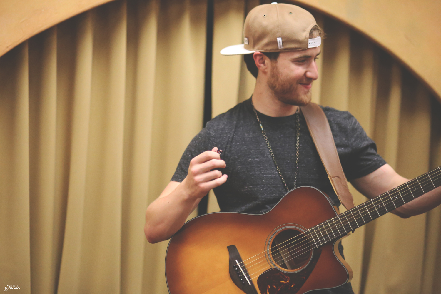 Mike Posner backstage at Dam Jam 2014 at OSU in Corvallis, OR 5/31/14
Photo by Nesrin Danan
nesrindanan.com
