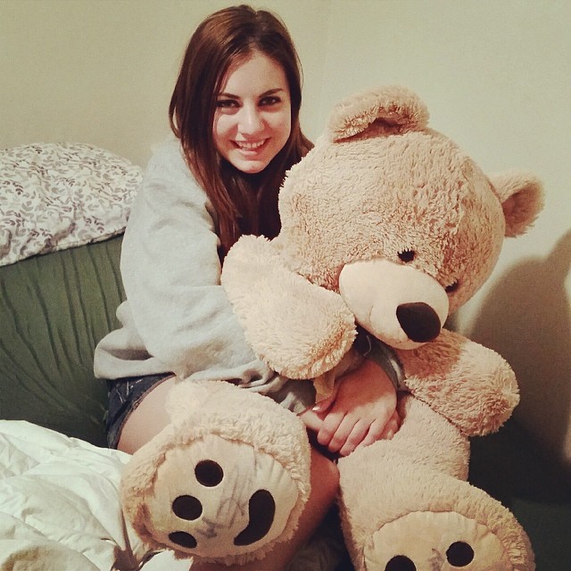 Fan with the Teddy Bear Mike Posner tossed into the crowd at Dam Jam 2014 at OSU in Corvallis, OR 5/31/14
Instagram @patiencemaiden
