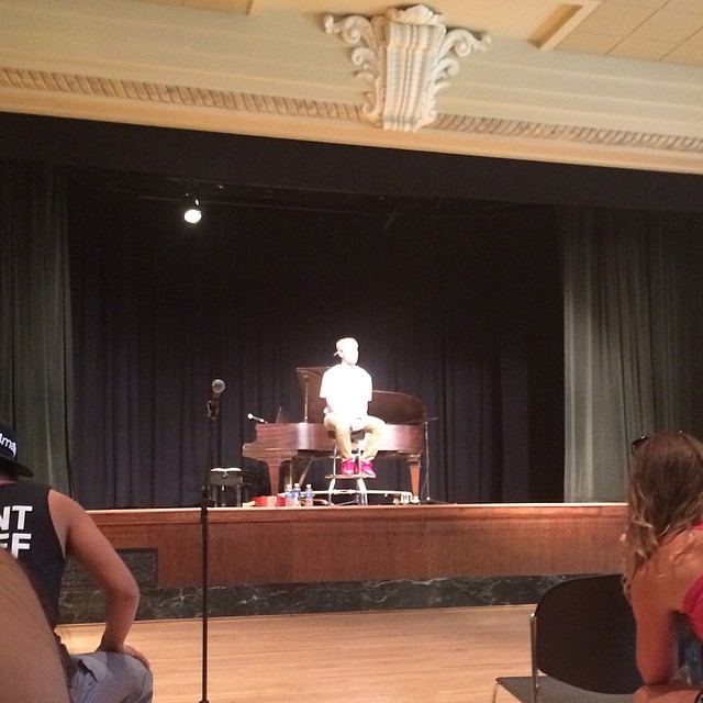 Mike Posner Q&A with OSU students in Corvallis, OR 5/31/14
Instagram @josuemoralesc
