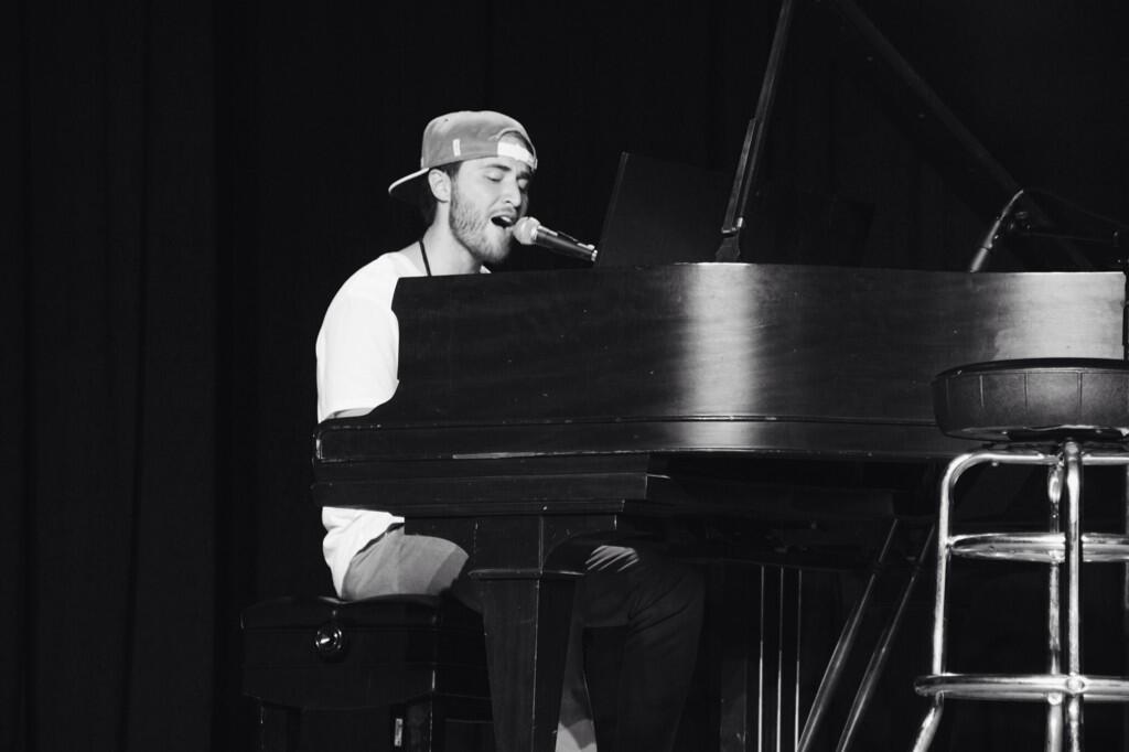 Mike Posner Q&A with OSU students in Corvallis, OR 5/31/14
Twitter @nicki80h8
