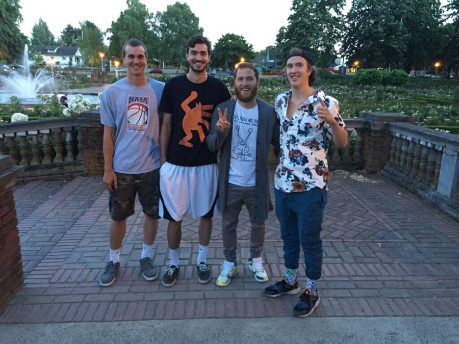 Mike Posner at Peninsula Park in Portland, OR July 15, 2015
twitter.com/obliviousguyy
 Mike Posner at Peninsula Park in Portland, OR July 15, 2015
twitter.com/obliviousguyy