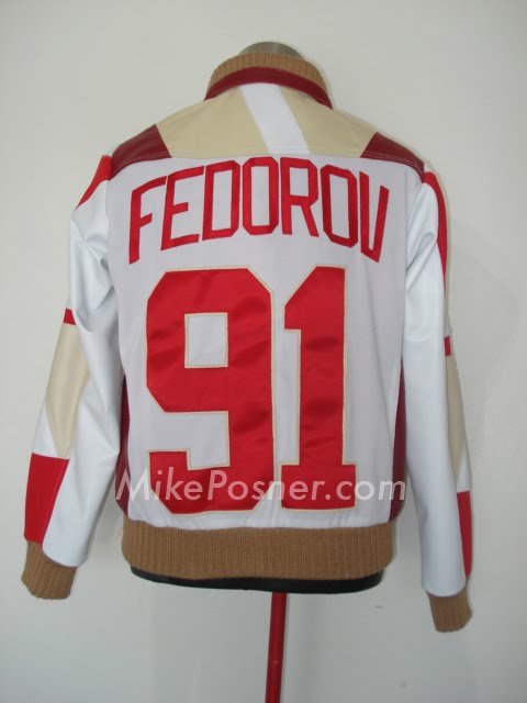 Detroit Red Wings Jacket by Dr. Romanelli
"Cooler Than Me" music video
Up In The Air Tour 2010
DrRomanelli.com
