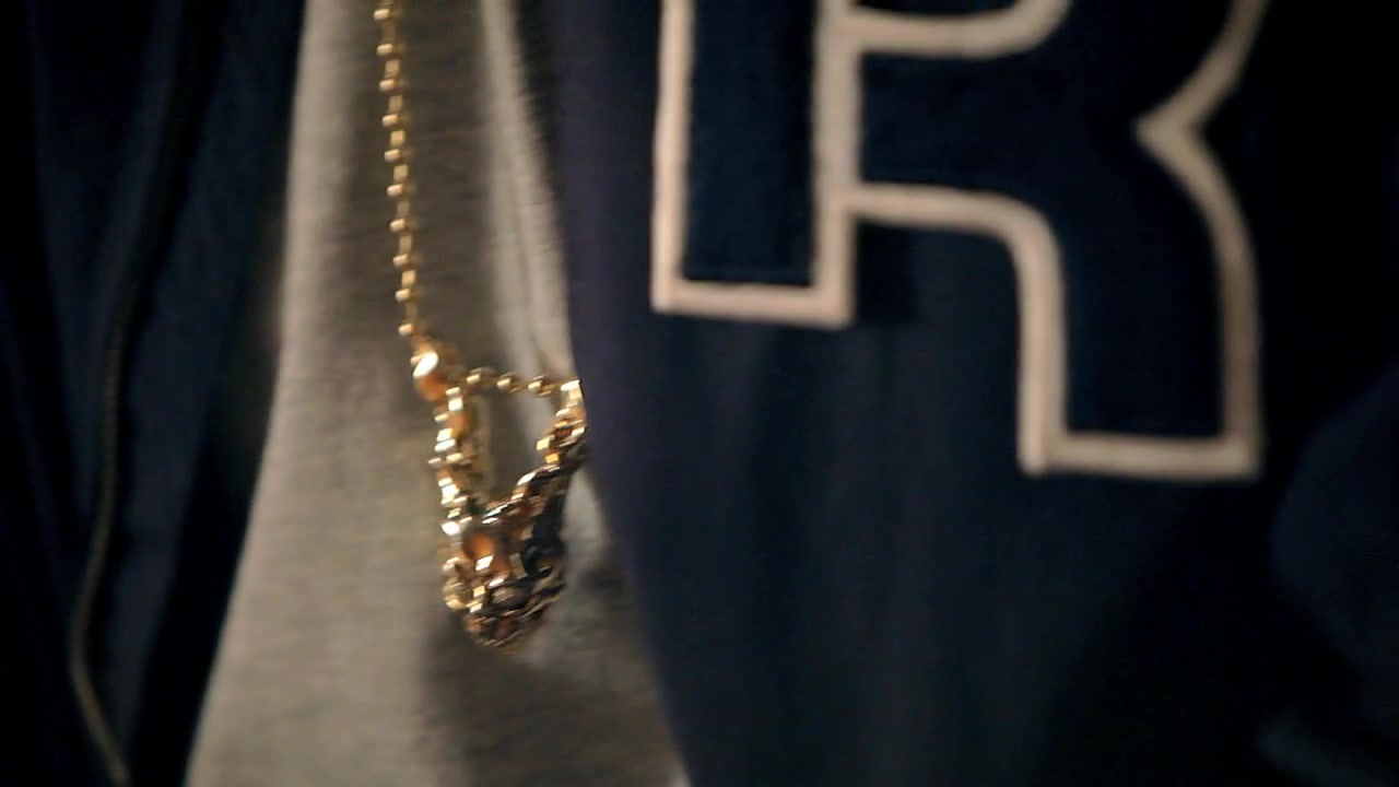 Reebok__It_Takes_A_Lot_To_Make_A_Classic_on_Vimeo_07.jpg Reebok__It_Takes_A_Lot_To_Make_A_Classic_on_Vimeo_07.jpg