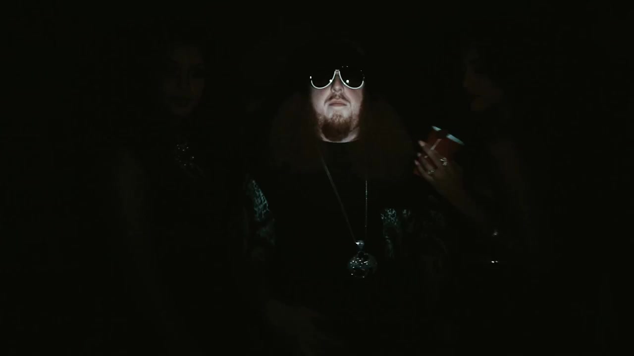 Rittz_-_Switch_Lanes_28Feat__Mike_Posner29_-_Official_Music_Video_086.jpg