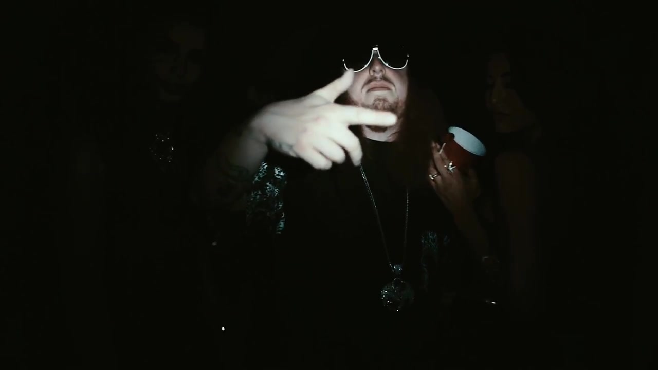 Rittz_-_Switch_Lanes_28Feat__Mike_Posner29_-_Official_Music_Video_087.jpg