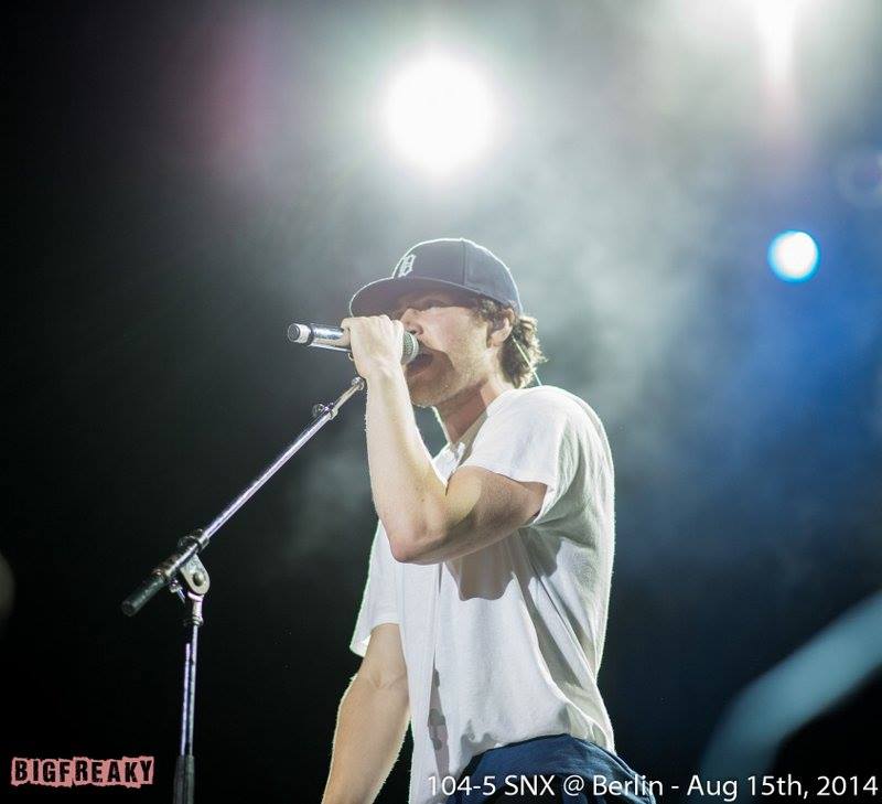Mike Posner performing at 104.5 SNX Summer Music Festival in Marne, MI 8/15/2014
Photo by Big Freaky
facebook.com/1045snx

