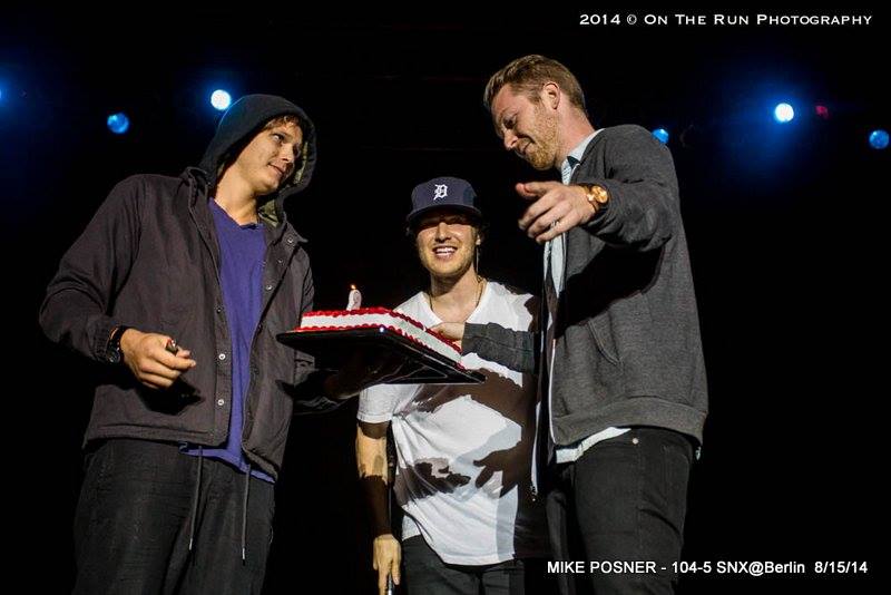 Mike Posner & crew presenting manager Patrick Cline with a cake for his 28th Birthday at 104.5 SNX Summer Music Festival in Marne, MI 8/15/2014
Photo by Eric Stoike
facebook.com/1045snx

