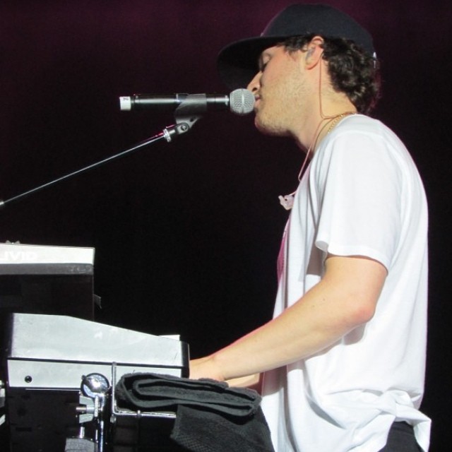 Mike Posner performing at 104.5 SNX Summer Music Festival in Marne, MI 8/15/2014
instagram.com/bryceps
