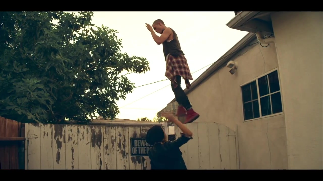 Sammy_Adams_-_L_A__Story_ft__Mike_Posner_415.jpg