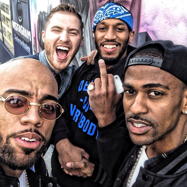 SayItAintTone, Mike Posner, Earlly Mac, and Big Sean at the FFOE mural at Dexter Check Cashing - Detroit, MI 9/21/13
Instagram @earllymac
