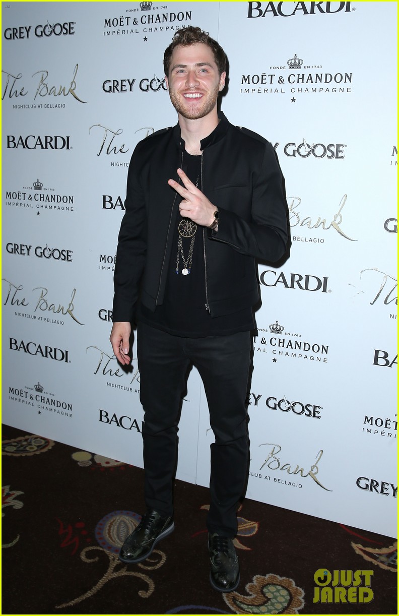 Mike Posner at The Bank Nightclub for DJ E-Man's Birthday Celebration in Las Vegas, NV 5/24/14
Photo from justjared.com
Mike Posner at The Bank Nightclub for DJ E-Man's Birthday Celebration in Las Vegas, NV 5/24/14
Photo from justjared.com