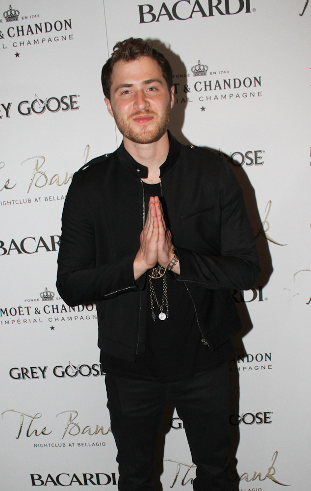 Mike Posner at The Bank Nightclub for DJ E-Man's Birthday Celebration in Las Vegas, NV 5/24/14
Photo by thebanklasvegas.com
Mike Posner at The Bank Nightclub for DJ E-Man's Birthday Celebration in Las Vegas, NV 5/24/14
Photo by thebanklasvegas.com