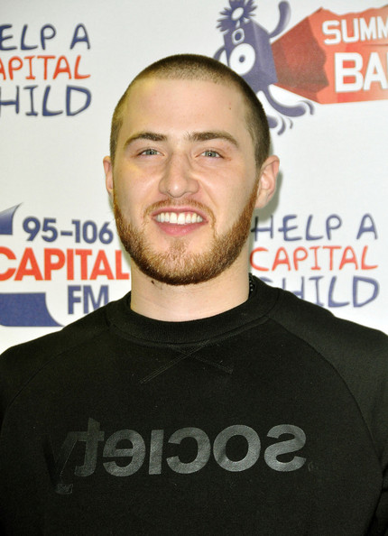 mike-posner-backstage-at-the-2011-summertime-ball-6.jpg
