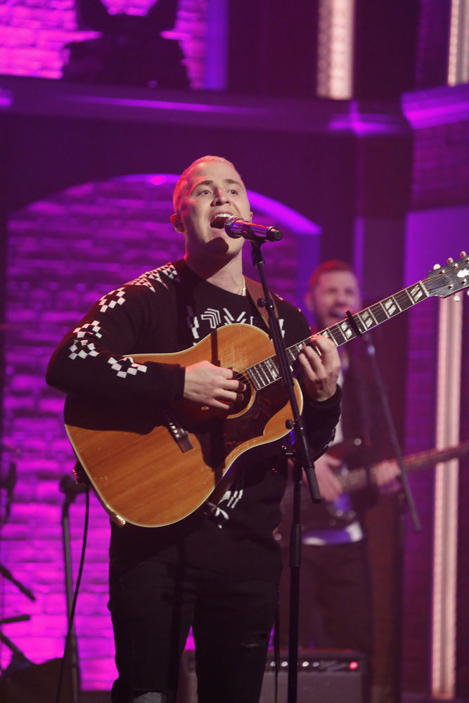mike-posner-late-night-with-seth-meyers-05022016-2.jpg mike-posner-late-night-with-seth-meyers-05022016-2.jpg
