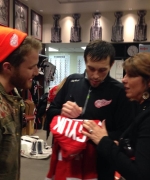 Filename=Mike-Posner-Pavel-Datsyuk-Detroit-12232013-1.jpg
Filesize=216KiB
Dimensions=960x720
Date added=Dec 24, 2013 Mike-Posner-Pavel-Datsyuk-Detroit-12232013-1.jpg