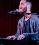Filename=Mike-Posner-The-Hotel-Cafe-06222015-26.jpg
Filesize=32KiB
Dimensions=333x500
Date added=Jun 27, 2015 Mike-Posner-The-Hotel-Cafe-06222015-26.jpg