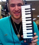 Filename=MikePosner-Dec82009.jpg
Filesize=82KiB
Dimensions=600x450
Date added=May 29, 2011 MikePosner-Dec82009.jpg