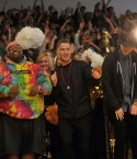 Filename=MikePosner-GrovesHS-TopoftheWorld-videoshoot-09222013-14.jpg
Filesize=95KiB
Dimensions=640x640
Date added=Jun 23, 2014 MikePosner-GrovesHS-TopoftheWorld-videoshoot-09222013-14.jpg