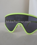 Filename=NeonEyeshade.jpg
Filesize=112KiB
Dimensions=634x472
Date added=Dec 10, 2011 NeonEyeshade.jpg