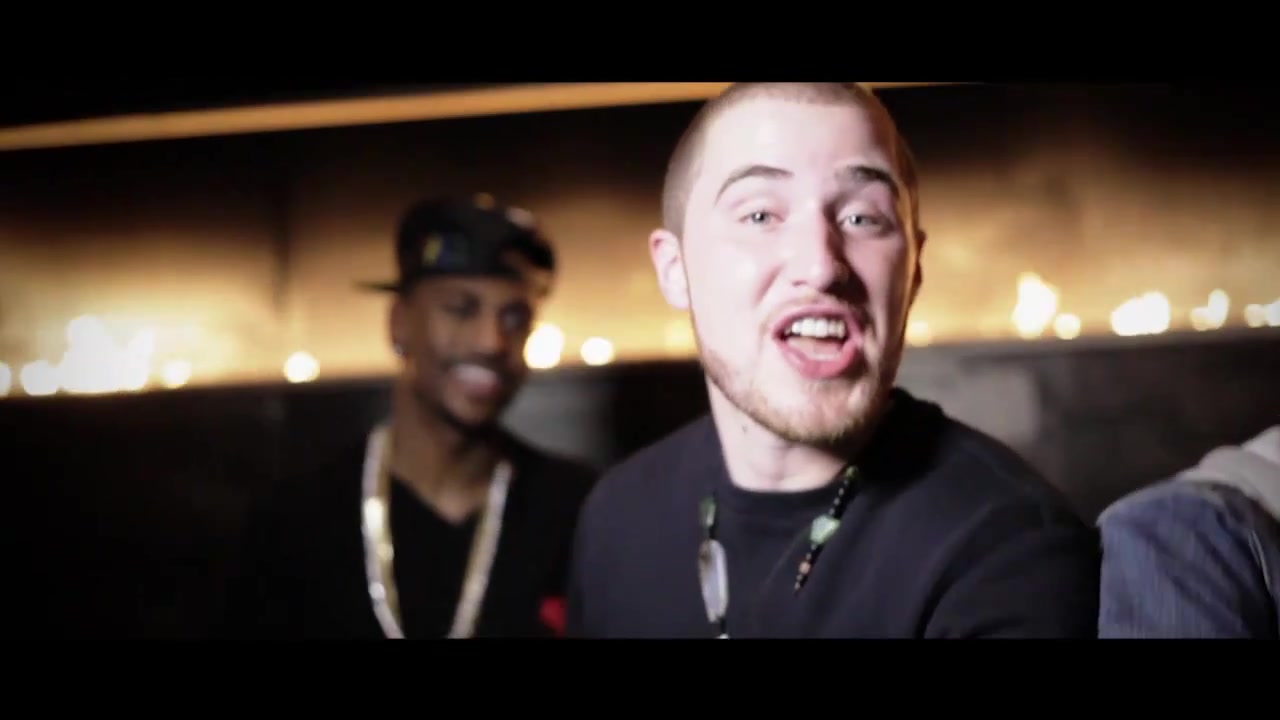 Clinton_Sparks_Ambiguous_ft__Mike_Posner___Big_SeanOfficial_Music_Video_-_YouTube_047.jpg