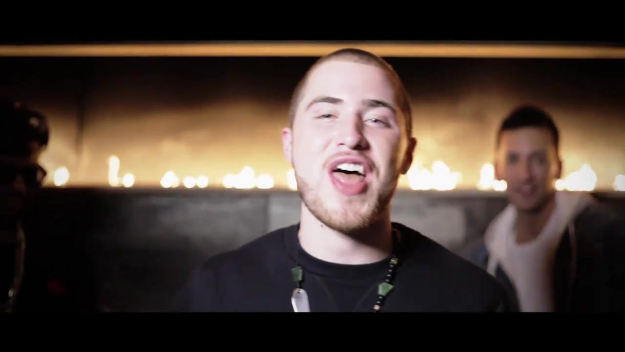Clinton_Sparks_Ambiguous_ft__Mike_Posner___Big_SeanOfficial_Music_Video_-_YouTube_059.jpg