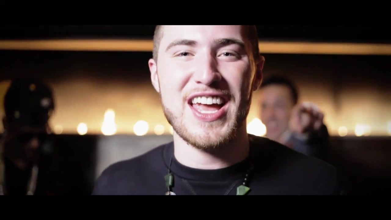 Clinton_Sparks_Ambiguous_ft__Mike_Posner___Big_SeanOfficial_Music_Video_-_YouTube_109.jpg