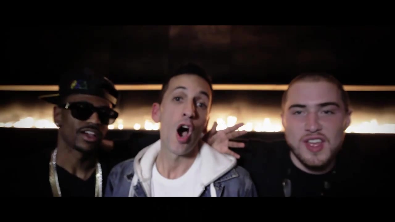 Clinton_Sparks_Ambiguous_ft__Mike_Posner___Big_SeanOfficial_Music_Video_-_YouTube_134.jpg