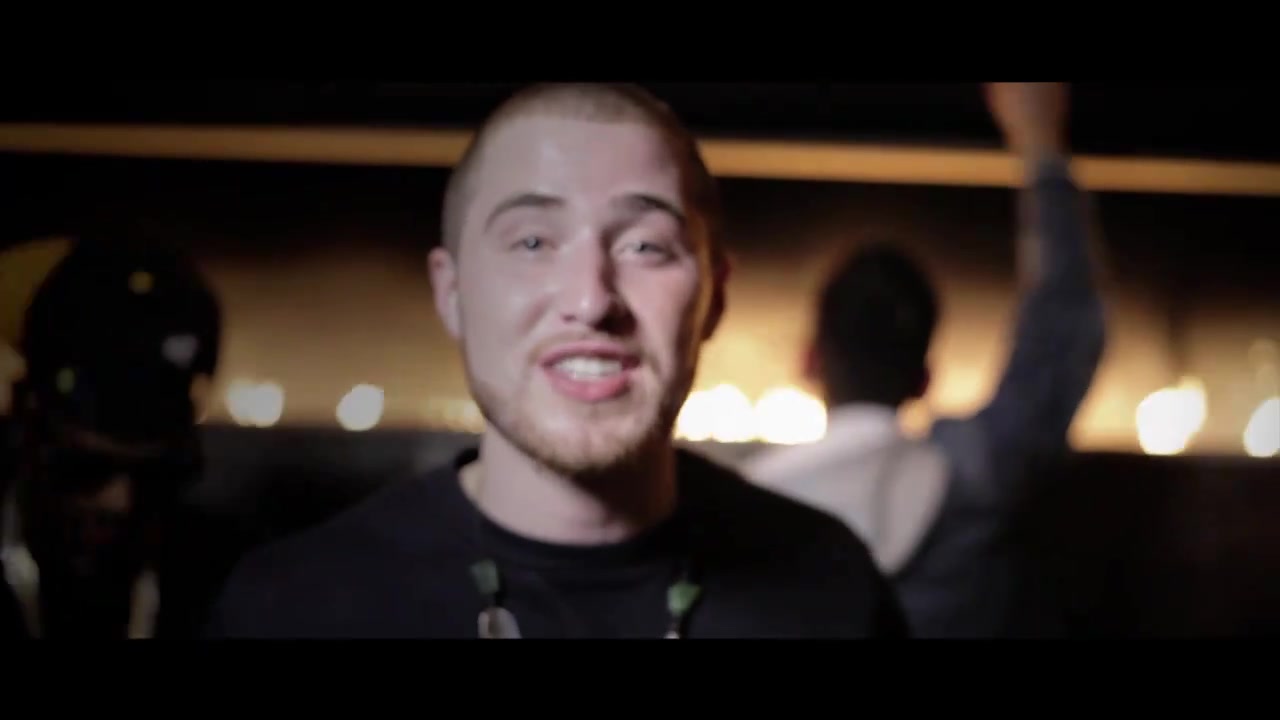 Clinton_Sparks_Ambiguous_ft__Mike_Posner___Big_SeanOfficial_Music_Video_-_YouTube_140.jpg