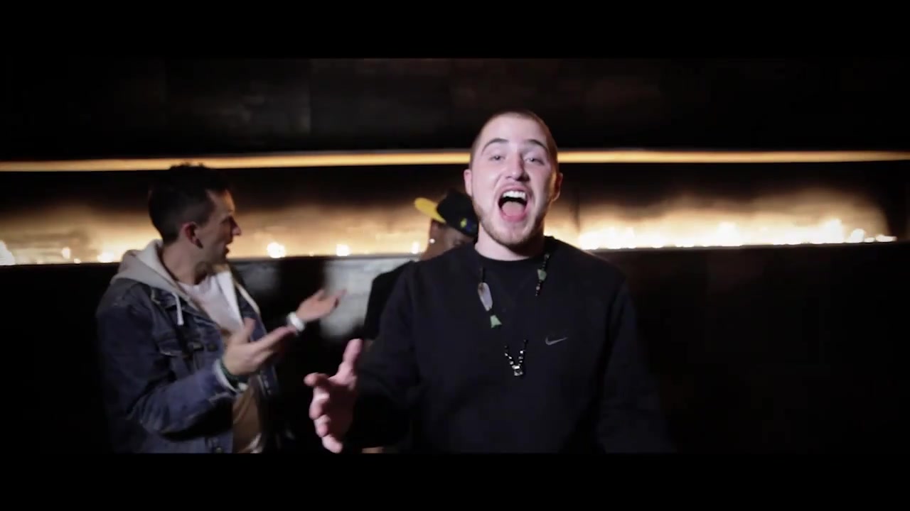 Clinton_Sparks_Ambiguous_ft__Mike_Posner___Big_SeanOfficial_Music_Video_-_YouTube_143.jpg