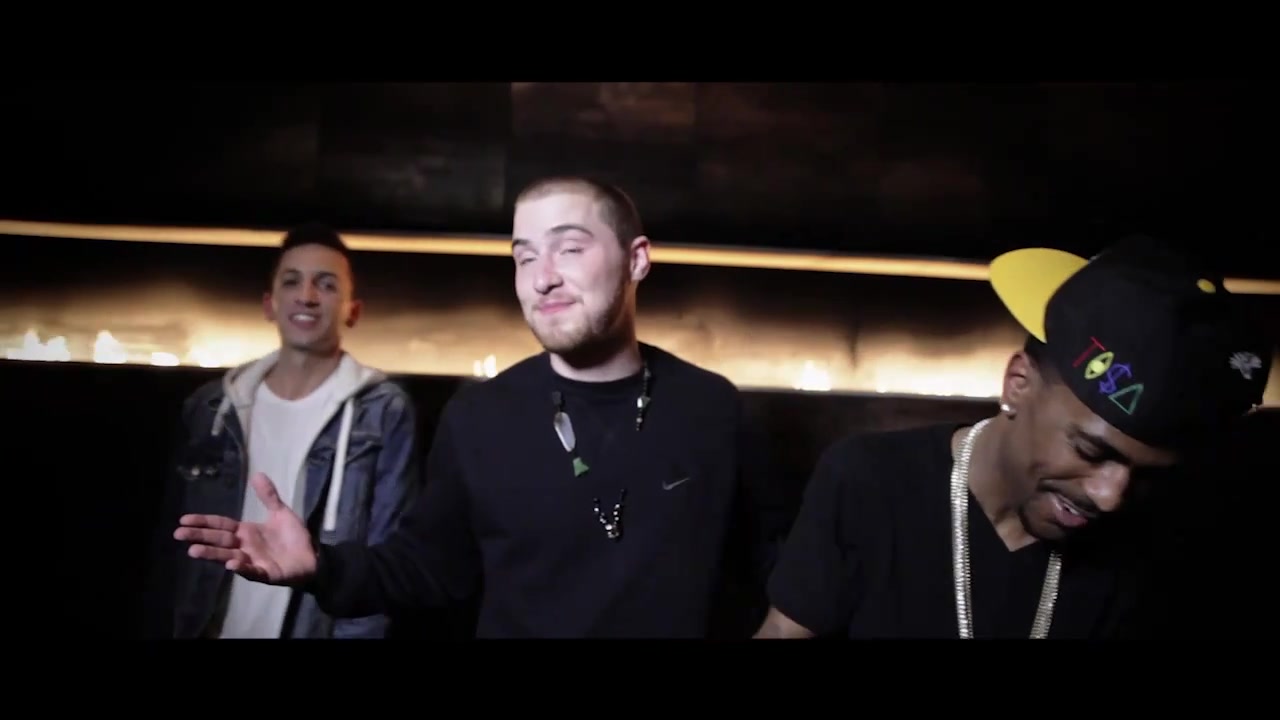 Clinton_Sparks_Ambiguous_ft__Mike_Posner___Big_SeanOfficial_Music_Video_-_YouTube_158.jpg