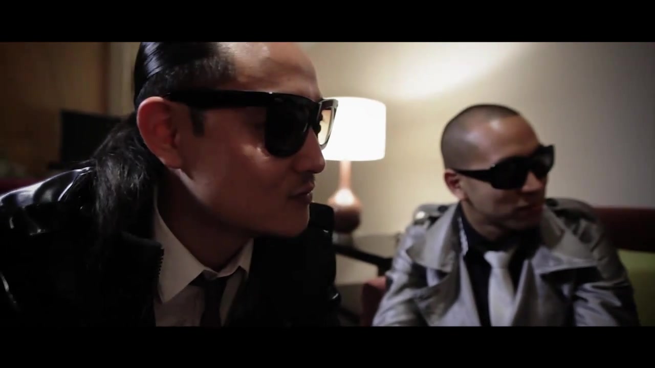Clinton_Sparks_Ambiguous_ft__Mike_Posner___Big_SeanOfficial_Music_Video_-_YouTube_164.jpg