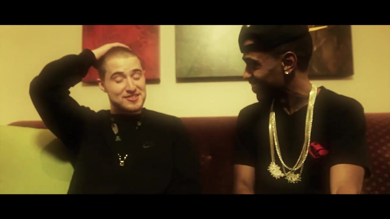 Clinton_Sparks_Ambiguous_ft__Mike_Posner___Big_SeanOfficial_Music_Video_-_YouTube_177.jpg