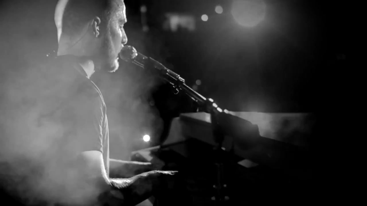 Mike_Posner_-_My_Light_28Official_Video29_197.jpg