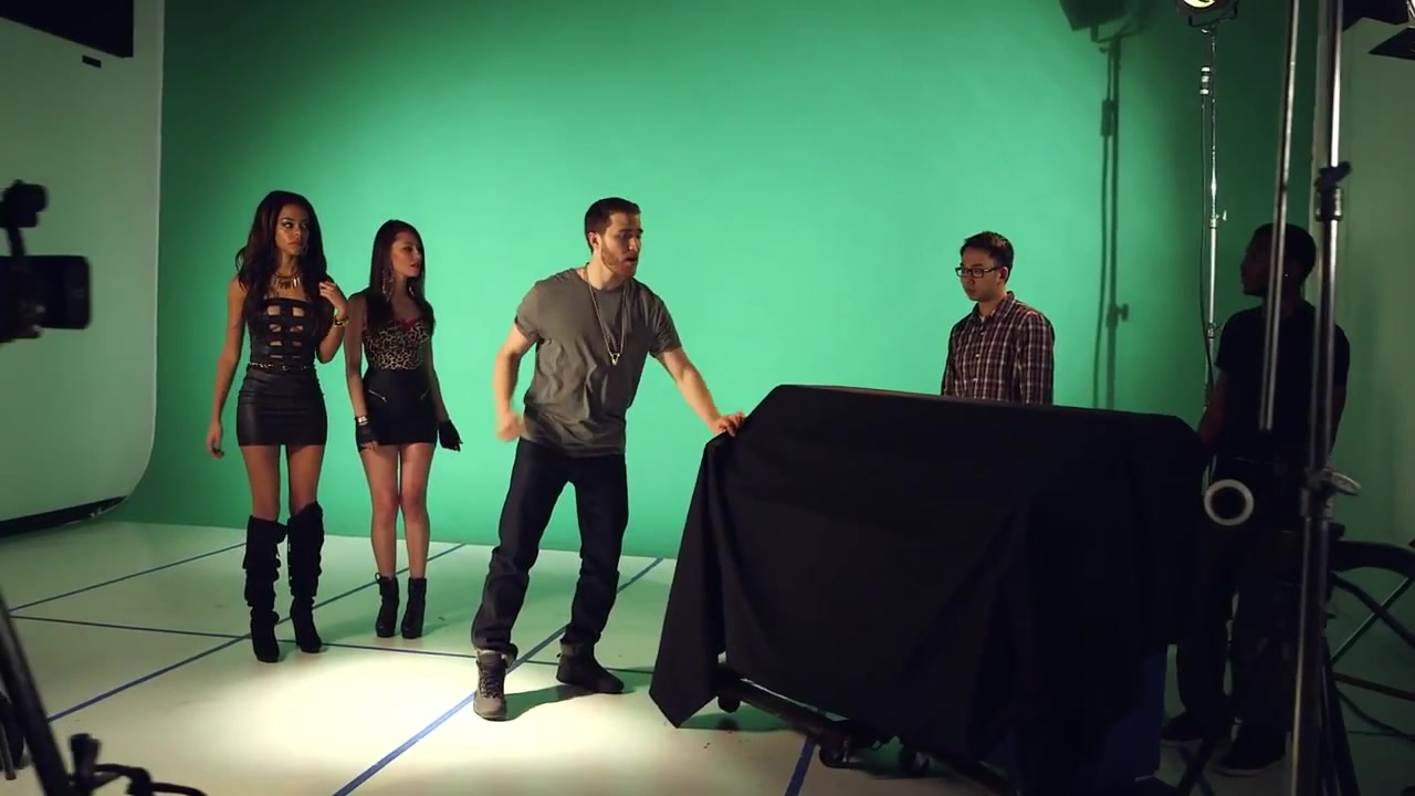 Mike_Posner_-_My_Light_28Official_Video29_273.jpg